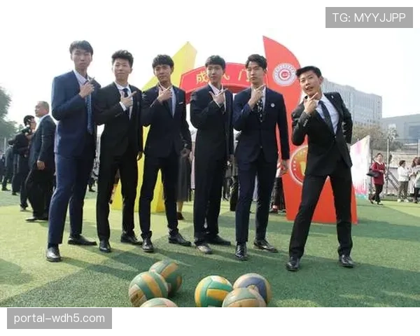 才存村万人涌入观战村排，八旬老球员追忆青春排球岁月